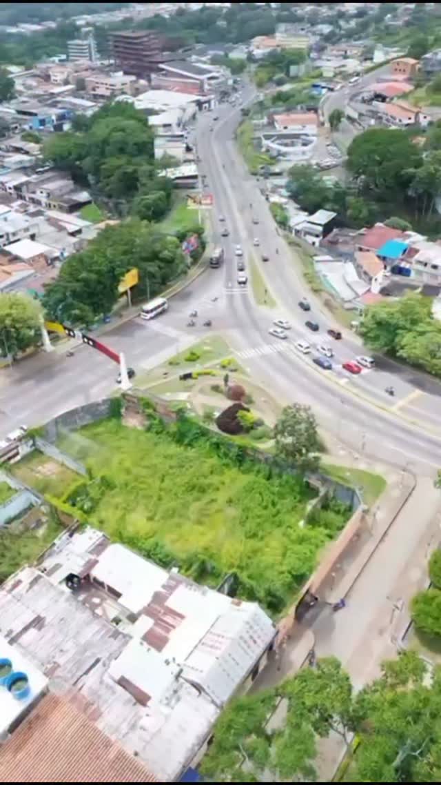 Terreno esquinero en venta, centro de San Cristóbal, 1570 m² - Imagen 1