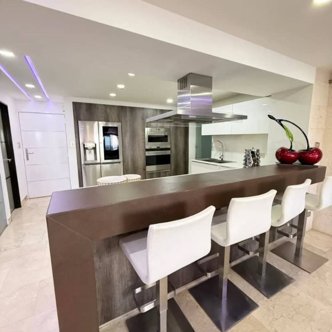 Apartamento frente al mar en venta, Camuri Chico, La Guaira - Imagen 1