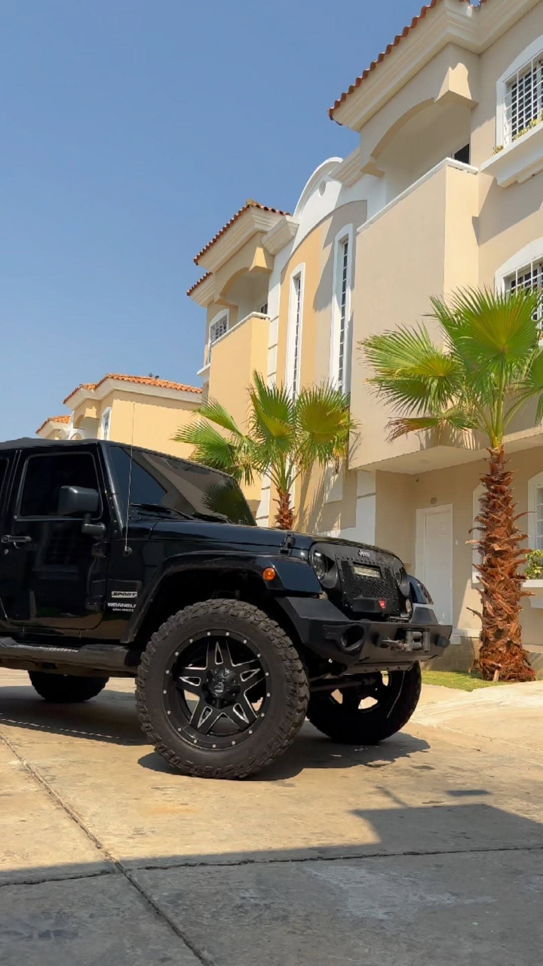 Lujosa casa de 500 m2 en Palma Dorada, lista para estrenar