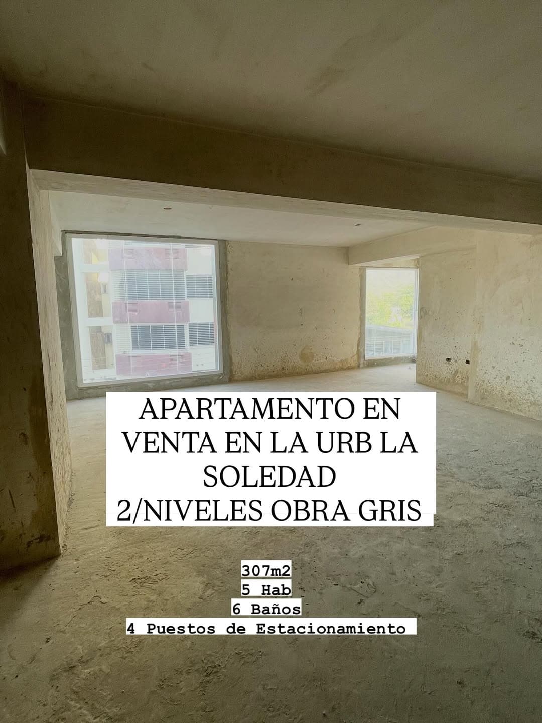 Casa de 307m2 en venta, Urb. La Soledad, Maracay