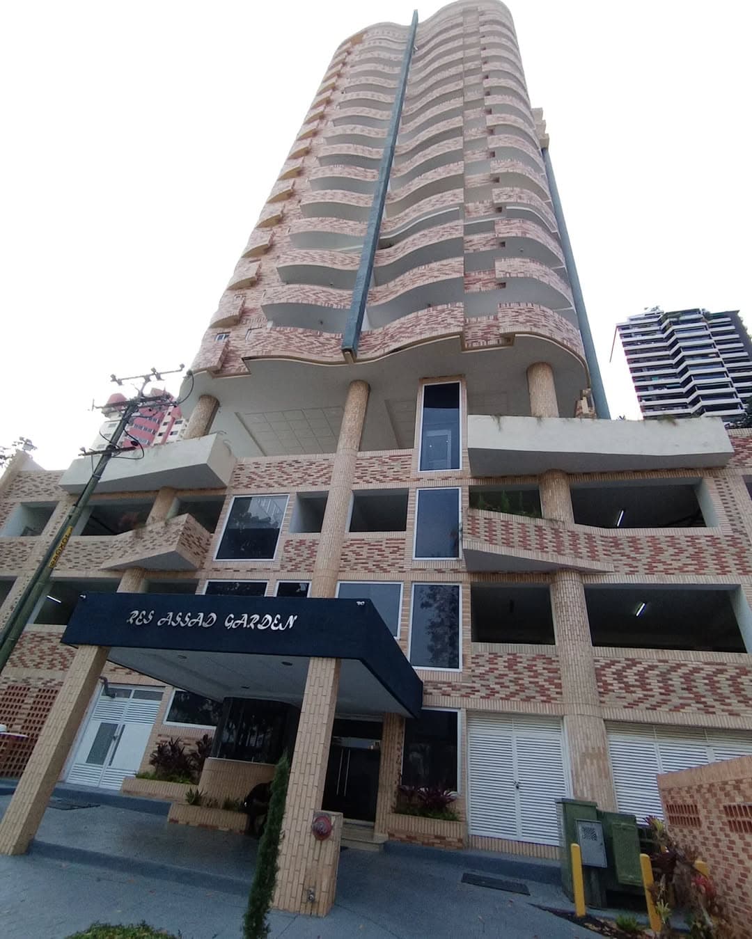 Apartamento en venta en El Parral, Res. Assad Garden, Valencia