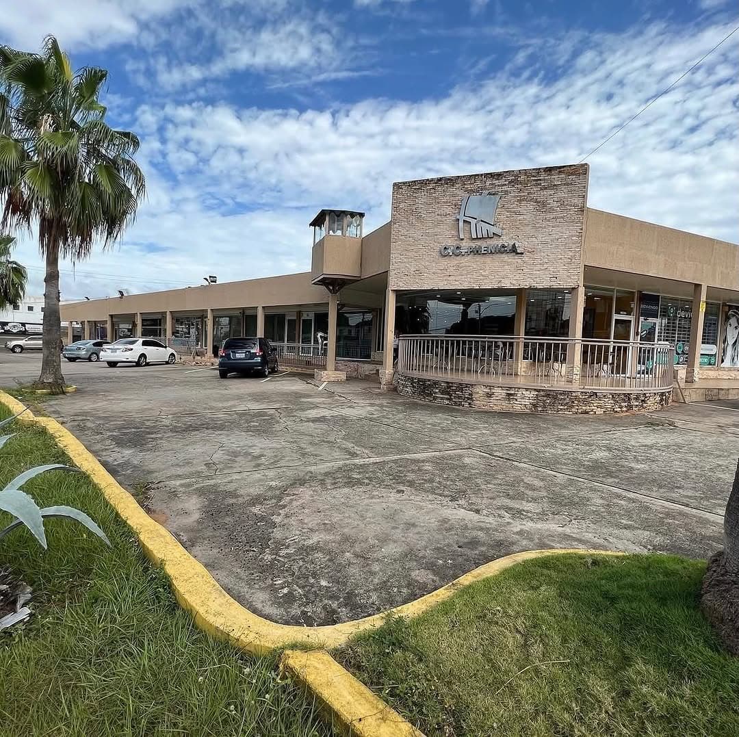 Local comercial en alquiler, C.C. Phenicia, Ciudad Bolívar - Imagen 1