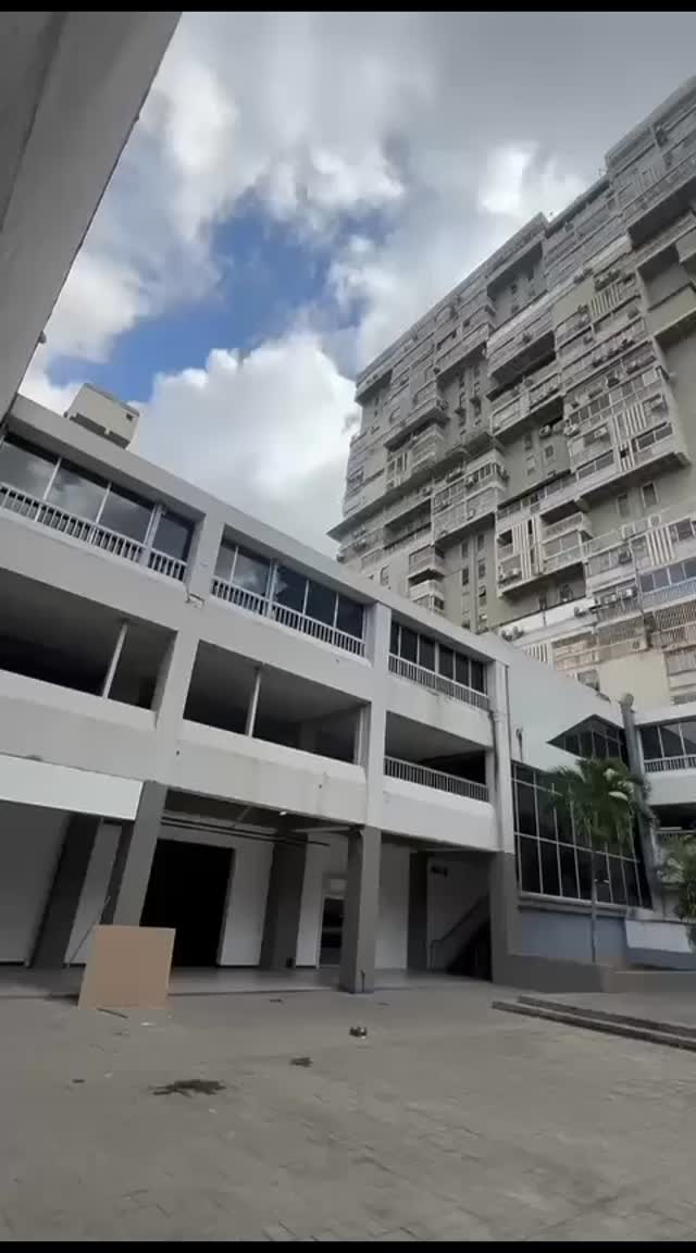 Oficina en Venta/Alquiler en C.C. Los Chaguaramos, Caracas - Imagen 1